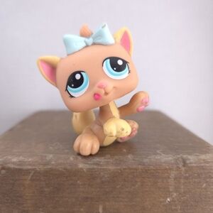 Littlest Pet Shop LPS Kitten with Blue Bow #1335